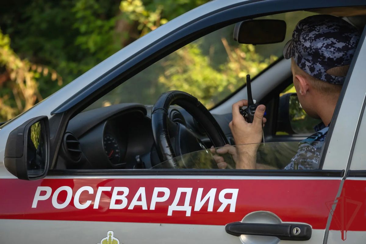В Симферополе сотрудники Росгвардии задержали нетрезвого мужчину