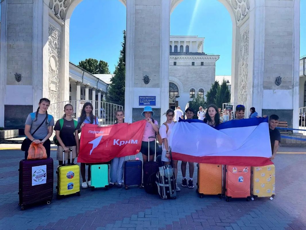 Семь крымских школьников отправляются в «Путешествие мечты»! Семь крымских школьников отправляются в «Путешествие мечты»!