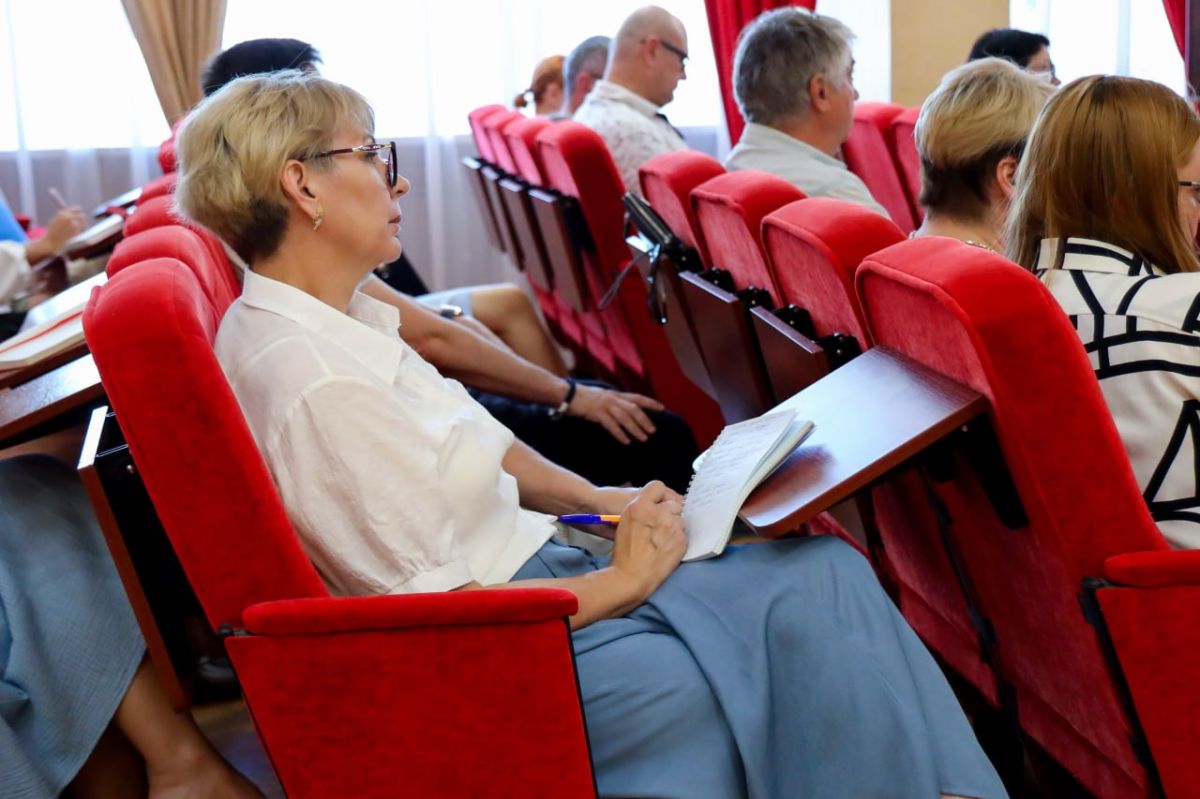 «Антикризисный навигатор» прошёл для предпринимателей Феодосии и Керчи «Антикризисный навигатор» прошёл для предпринимателей Феодосии и Керчи