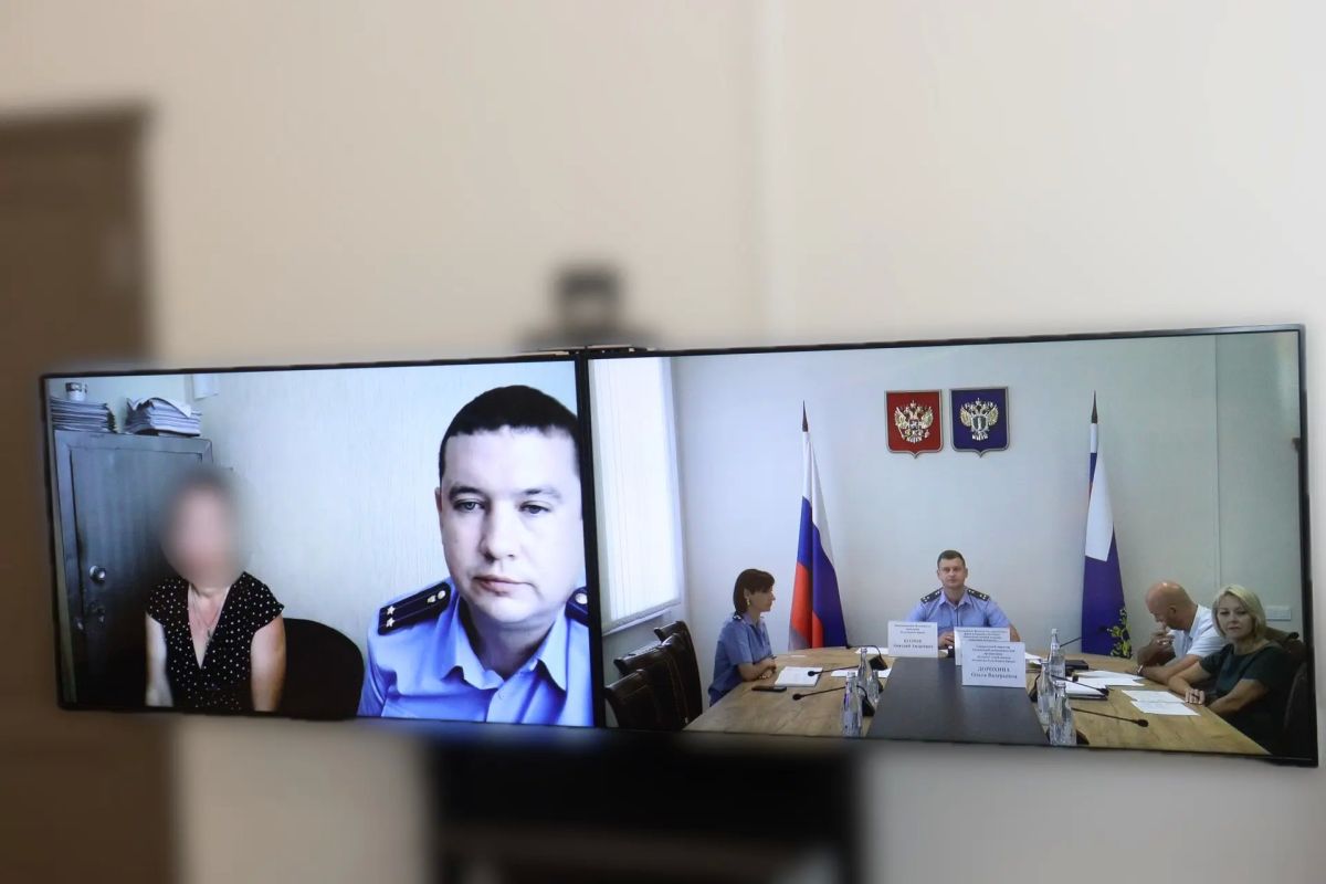 Под особым контролем: исполняющий обязанности прокурора Крыма Дмитрий Егоров провел прием участников специальной военной операции и членов их семей Под особым контролем: исполняющий обязанности прокурора Крыма Дмитрий Егоров провел прием участников специальной военной операции и членов их семей