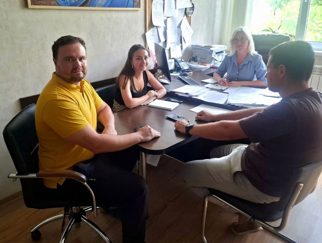 В Государственном комитете по делам межнациональных отношений Республики Крым состоялась встреча с руководителем региональной национально-культурной автономии крымских караимов Натальей Кропотовой и председателем Крымского... В Государственном комитете по делам межнациональных отношений Республики Крым состоялась встреча с руководителем региональной национально-культурной автономии крымских караимов Натальей Кропотовой и председателем Крымского...