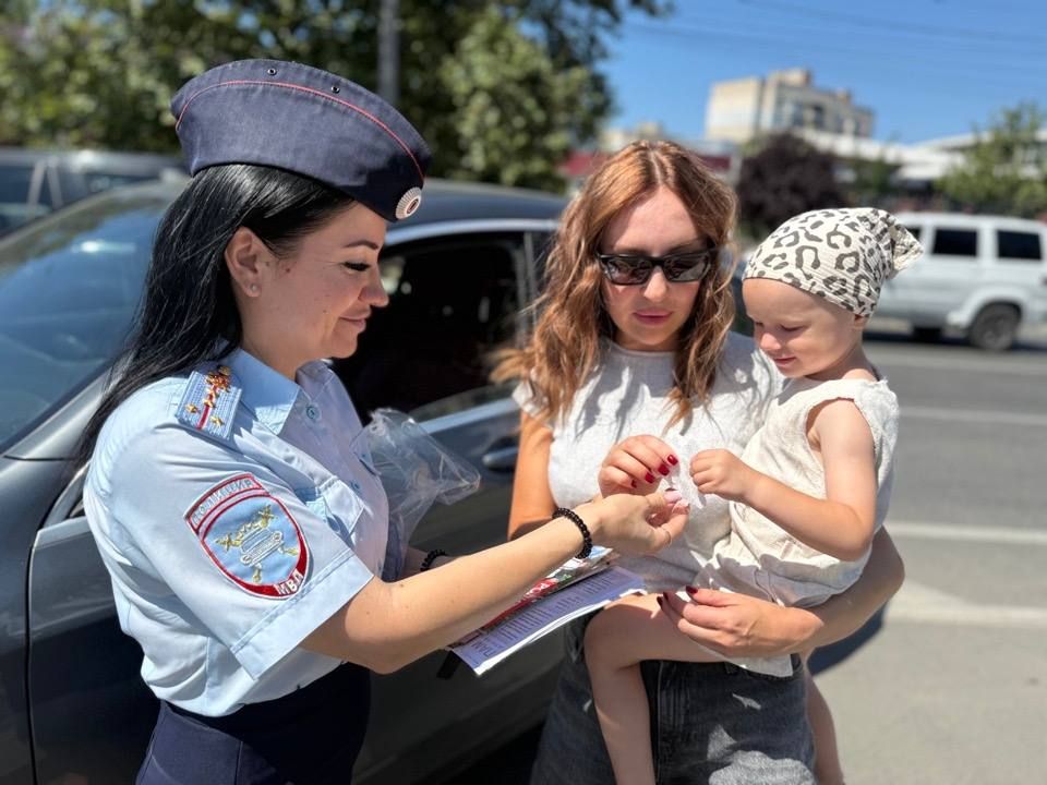 «Ребенок-главный пассажир»: в Симферополе водителям напомнили о правилах безопасной перевозки детей «Ребенок-главный пассажир»: в Симферополе водителям напомнили о правилах безопасной перевозки детей