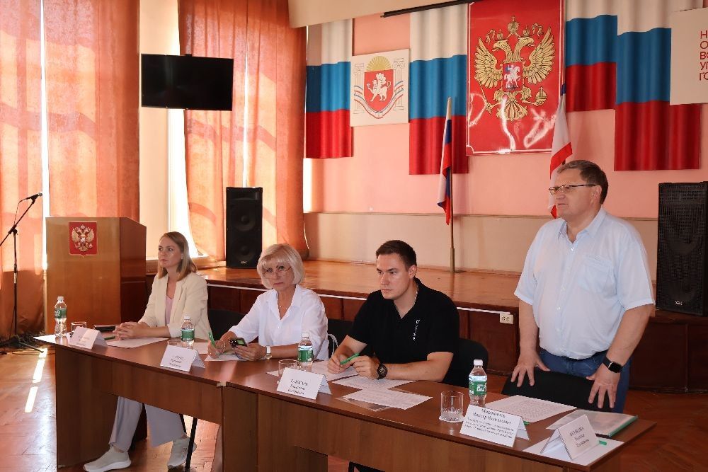 6 августа в пгт Раздольное прошла менторская гостиная «Антикризисный навигатор: защита и поддержка бизнеса» под председательством заместителя главы администрации – главного архитектора района Виктора Мироничева 6 августа в пгт Раздольное прошла менторская гостиная «Антикризисный навигатор: защита и поддержка бизнеса» под председательством заместителя главы администрации – главного архитектора района Виктора Мироничева