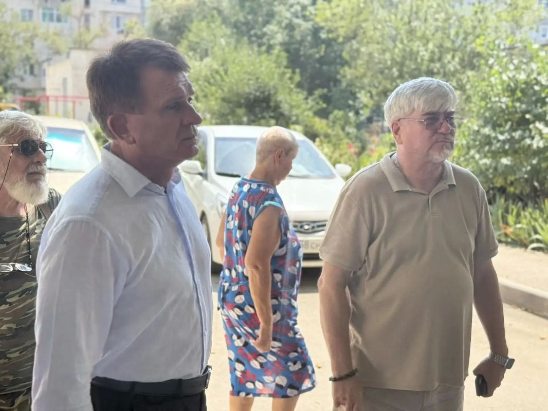 Сегодня в город с рабочим визитом прибыл депутат Государственной Думы Российской Федерации Леонид Иванович Бабашов Сегодня в город с рабочим визитом прибыл депутат Государственной Думы Российской Федерации Леонид Иванович Бабашов