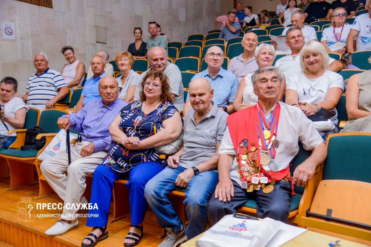 В Евпатории состоялись торжественное мероприятие, посвященное Дню физкультурника России В Евпатории состоялись торжественное мероприятие, посвященное Дню физкультурника России