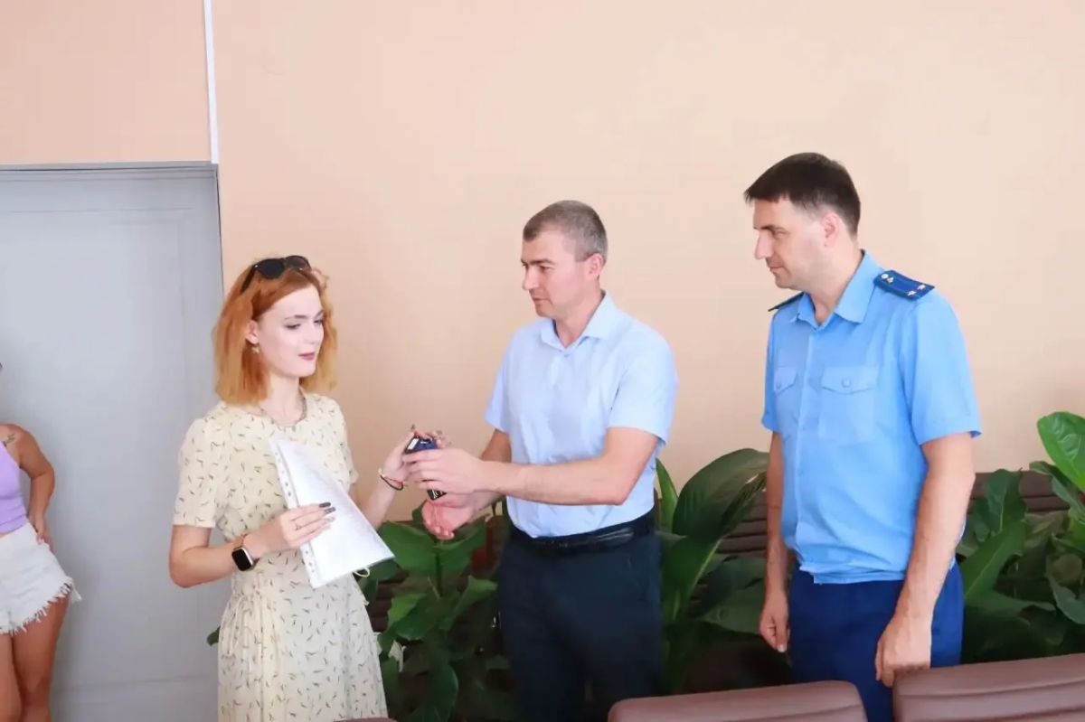 Продолжаем работу по выполнению государственной задачи по обеспечению жильём детей-сирот и детей, оставшихся без попечения родителей Продолжаем работу по выполнению государственной задачи по обеспечению жильём детей-сирот и детей, оставшихся без попечения родителей
