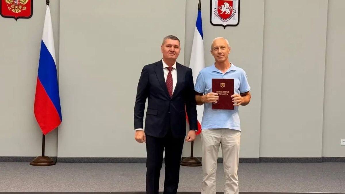 В Крыму наградили лучших строителей В Крыму наградили лучших строителей