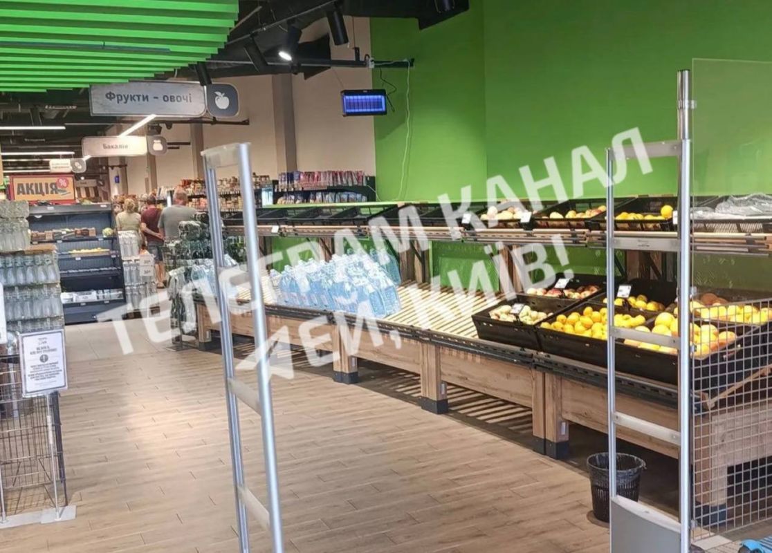 «Дефицит продуктов и продовольствия охватывает Украину: в «Сільпо» уже пустые полки, сеть официально заявила о дефиците после ударов по складам «Дефицит продуктов и продовольствия охватывает Украину: в «Сільпо» уже пустые полки, сеть официально заявила о дефиците после ударов по складам