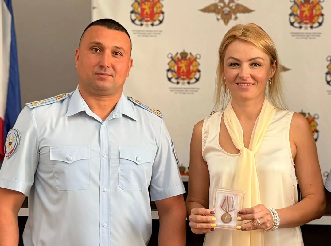 Полиция Керчи отметила дипломами и наградами участников литературного конкурса Полиция Керчи отметила дипломами и наградами участников литературного конкурса