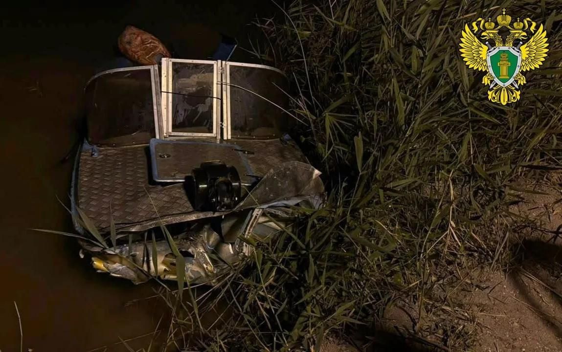 На Кубани лодка врезалась в катамаран с пассажирами На Кубани лодка врезалась в катамаран с пассажирами