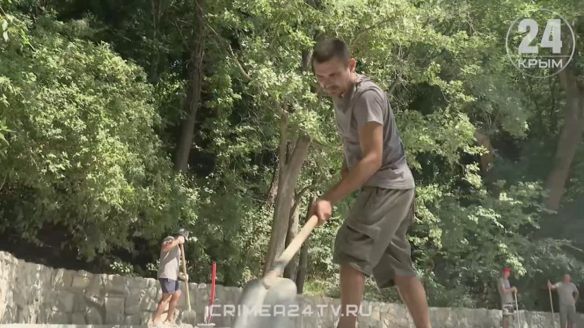 Благоустройство парка «Ясная Поляна» в Гаспре выполнено на треть