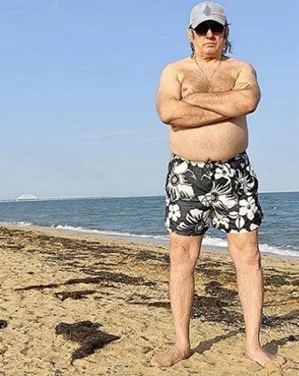 В прошлом году Крым, а сейчас - Сочи и Грузия: куда этим летом отправились отдыхать российские звезды В прошлом году Крым, а сейчас - Сочи и Грузия: куда этим летом отправились отдыхать российские звезды