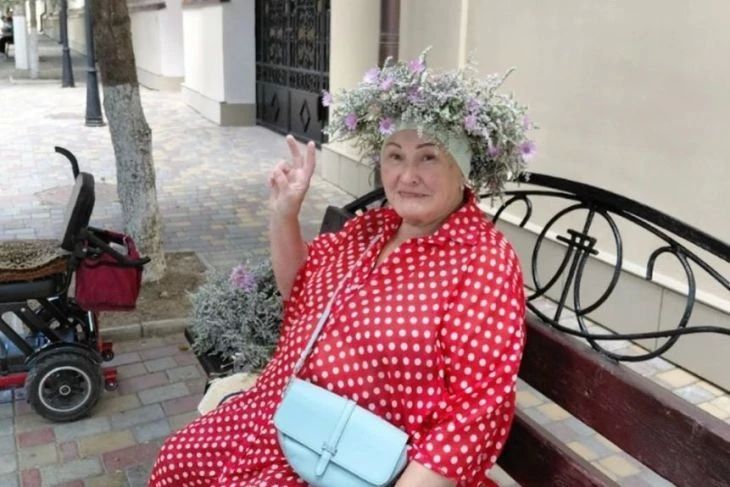 В Коктебеле отмечает 70-летие баба Люда «полюбень-трава»
