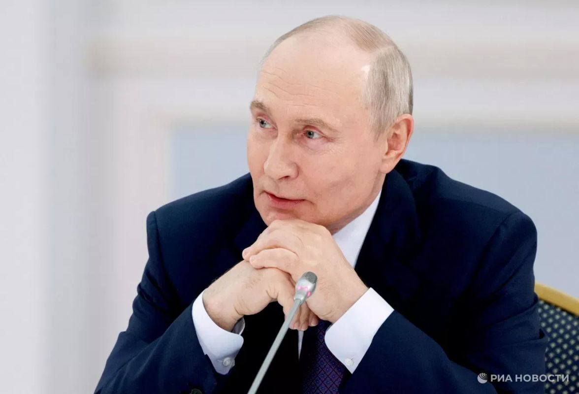 Владимир Путин поручил использовать ИИ-технологии для развития общественного транспорта