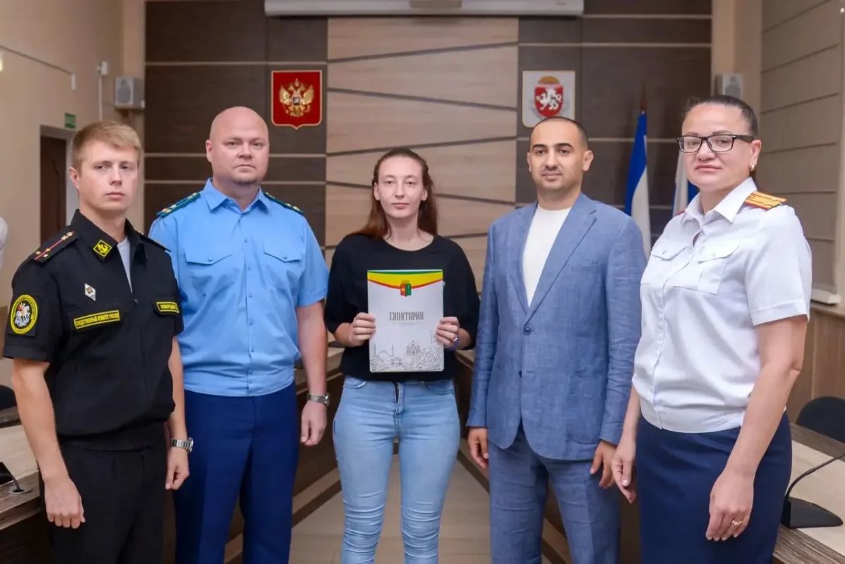 Ключи от дома: в Евпатории прокуратура добилась обеспечения 14 сирот положенным по закону жильем Ключи от дома: в Евпатории прокуратура добилась обеспечения 14 сирот положенным по закону жильем
