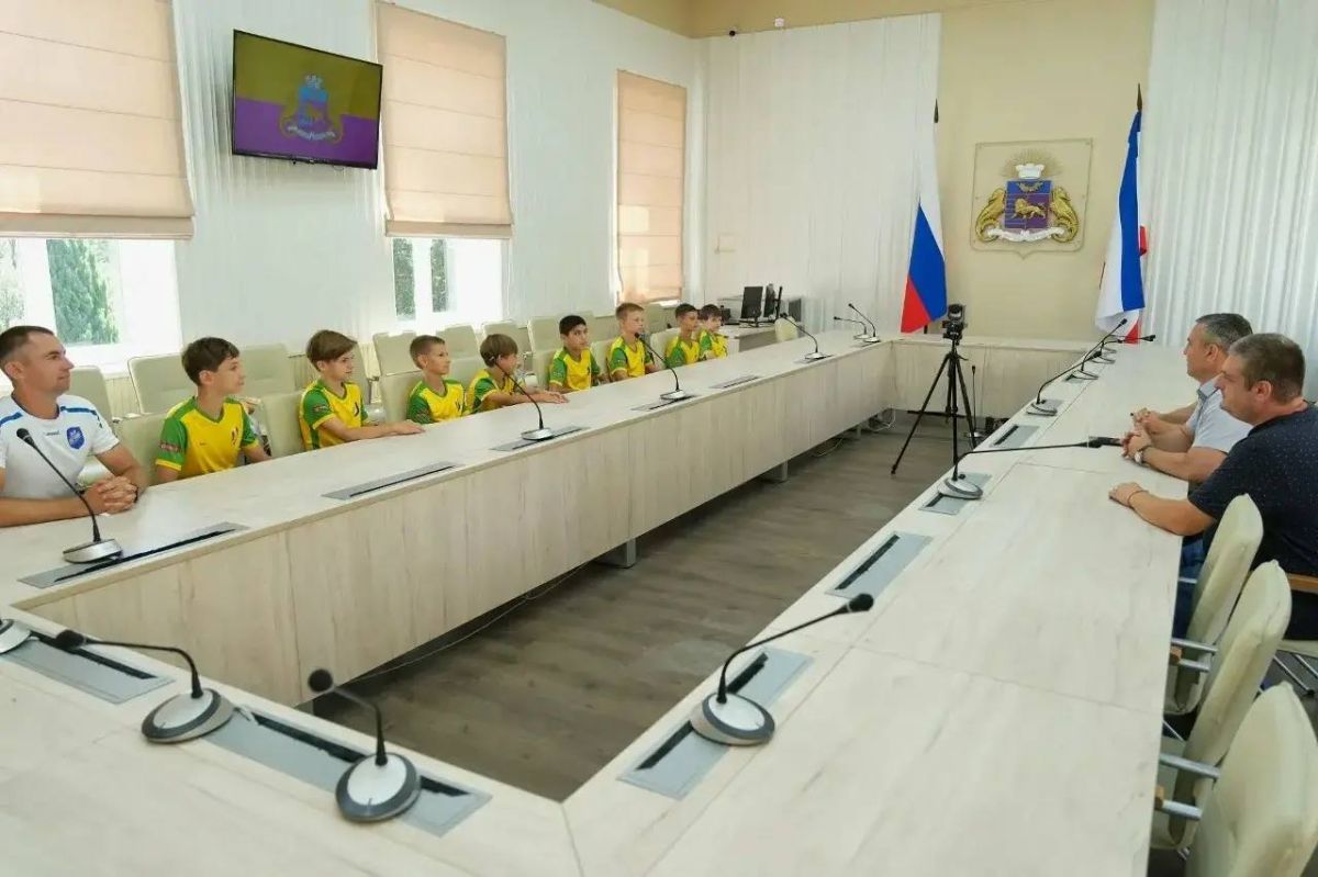 Гордость Ялты: юные футболисты отправляются покорять «Лужники»! Гордость Ялты: юные футболисты отправляются покорять «Лужники»!