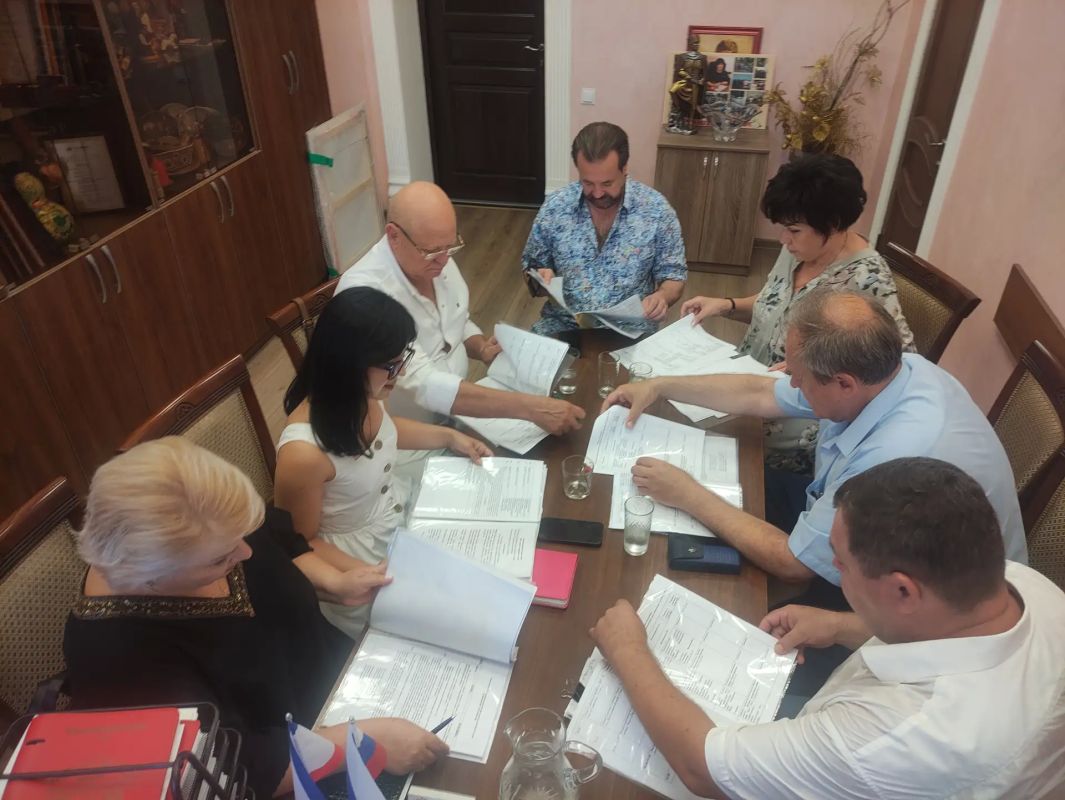 11 августа 2026 года в Государственном бюджетном учреждении культуры «Центр народного творчества Республики Крым» состоялось итоговое рабочее совещание организационного комитета по вопросам организации и проведения...