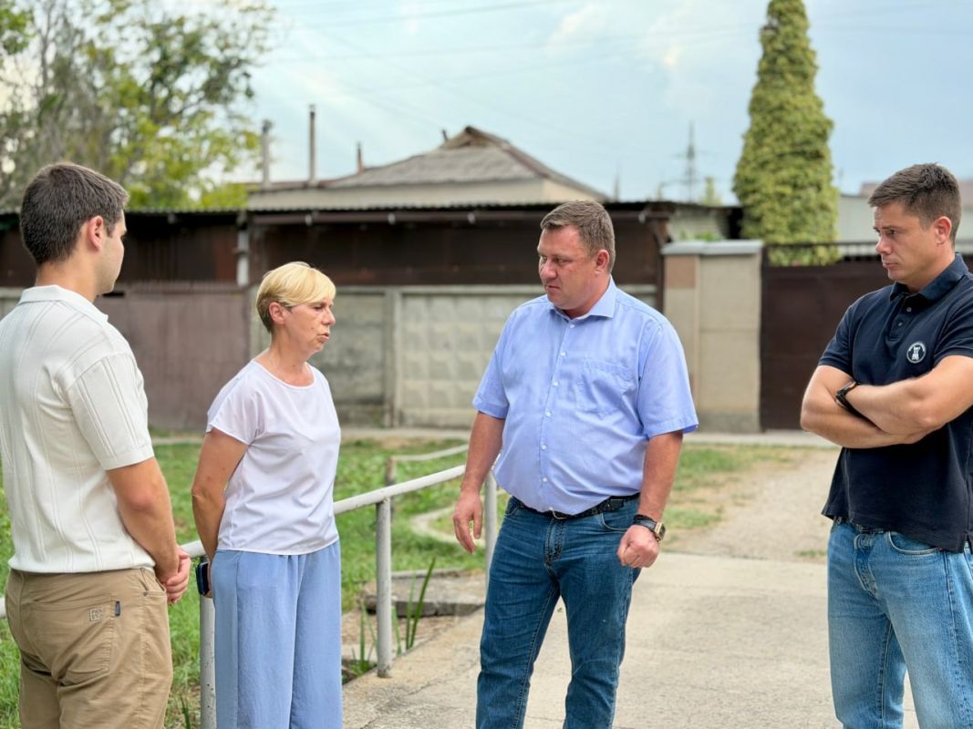 Юрий Нестеренко: В Симферополе по обращению граждан, совместно с городскими коллегами, был осуществлен выезд с целью осмотра русла реки Абдалка и территории, прилегающей к ней Юрий Нестеренко: В Симферополе по обращению граждан, совместно с городскими коллегами, был осуществлен выезд с целью осмотра русла реки Абдалка и территории, прилегающей к ней