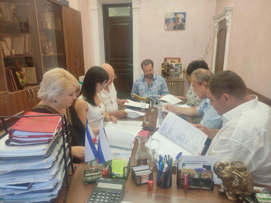 11 августа 2026 года в Государственном бюджетном учреждении культуры «Центр народного творчества Республики Крым» состоялось итоговое рабочее совещание организационного комитета по вопросам организации и проведения... 11 августа 2026 года в Государственном бюджетном учреждении культуры «Центр народного творчества Республики Крым» состоялось итоговое рабочее совещание организационного комитета по вопросам организации и проведения...