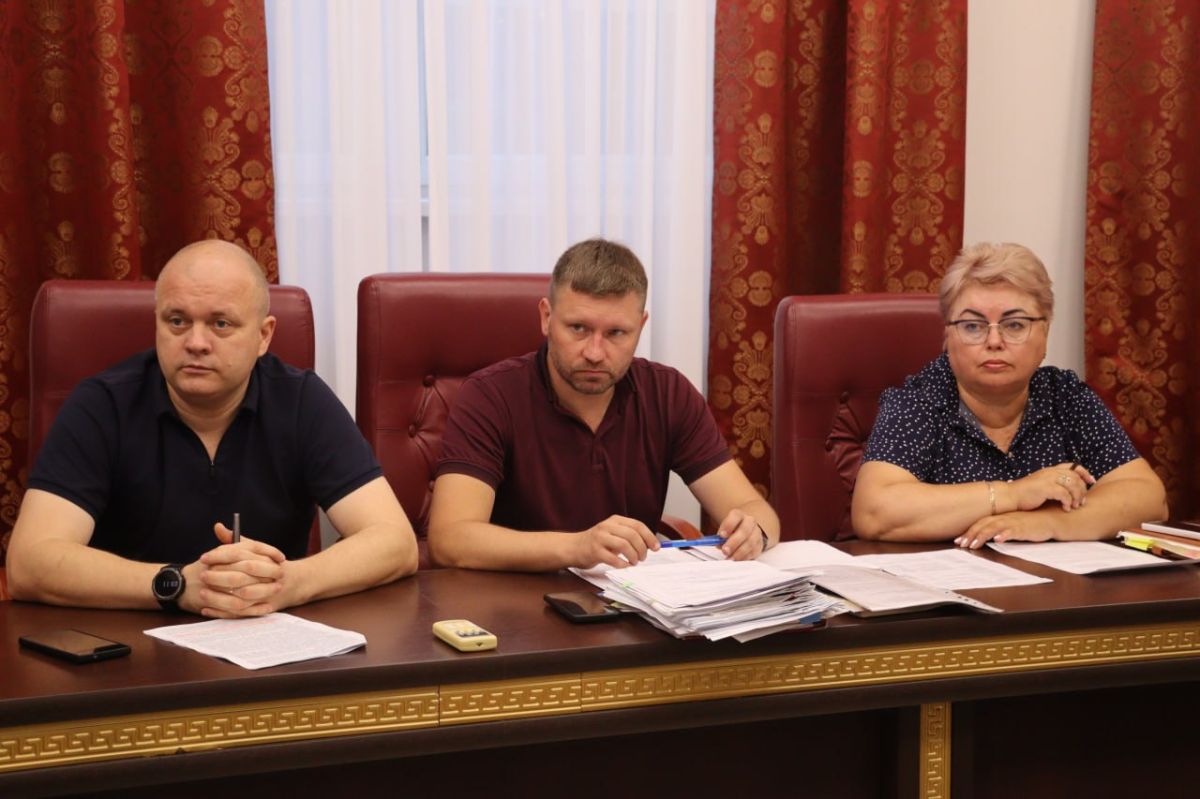 Глава администрации Керчи Иван Кошель провел традиционный личный прием граждан Глава администрации Керчи Иван Кошель провел традиционный личный прием граждан
