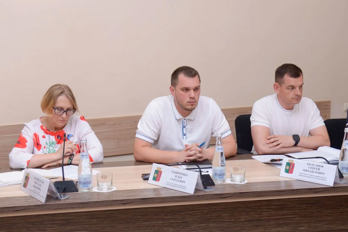 В Евпатории обсудили меры по борьбе со стихийными свалками строительных отходов В Евпатории обсудили меры по борьбе со стихийными свалками строительных отходов