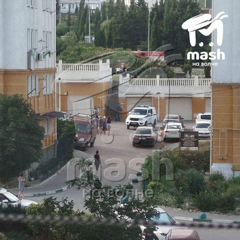В Севастополе теракт, взорвалась взрывчатка в урне, погиб мужчина