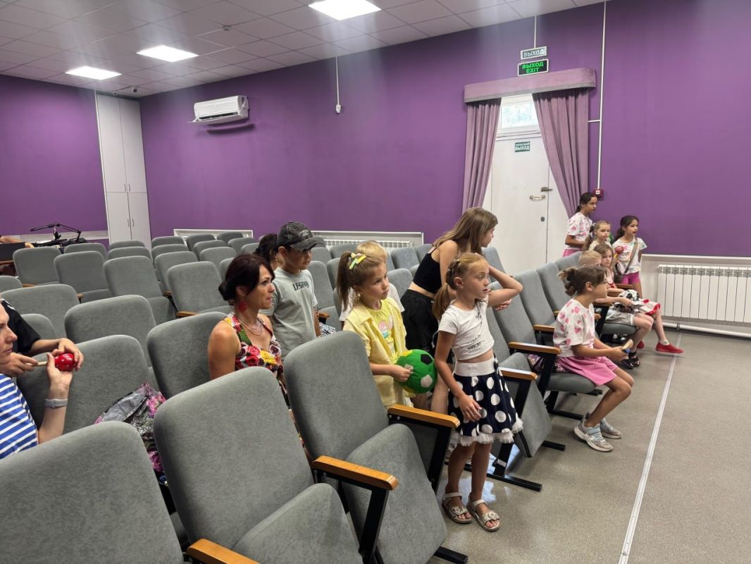 ПЕРВЫЙ РАЗ В ПЕРВЫЙ КЛАСС. Лето подходит к концу