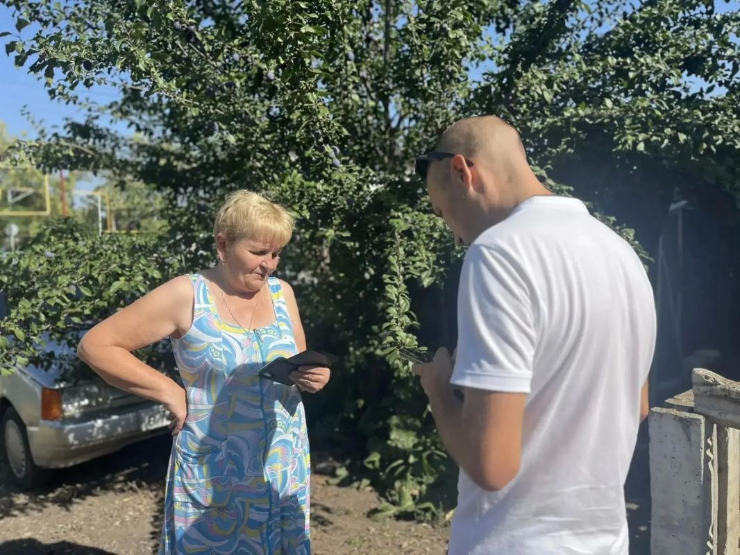 Рука помощи в ЧС: волонтёры доставили воду и рассказали, где получить поддержку! Рука помощи в ЧС: волонтёры доставили воду и рассказали, где получить поддержку!