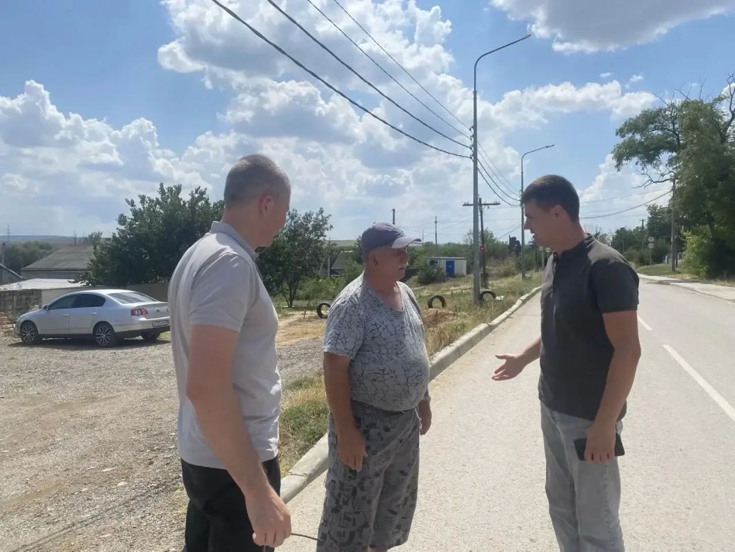 Выезды в населённые пункты Белогорского района и общение с жителями сейчас – одна из первоочередных задач для нашей команды Выезды в населённые пункты Белогорского района и общение с жителями сейчас – одна из первоочередных задач для нашей команды
