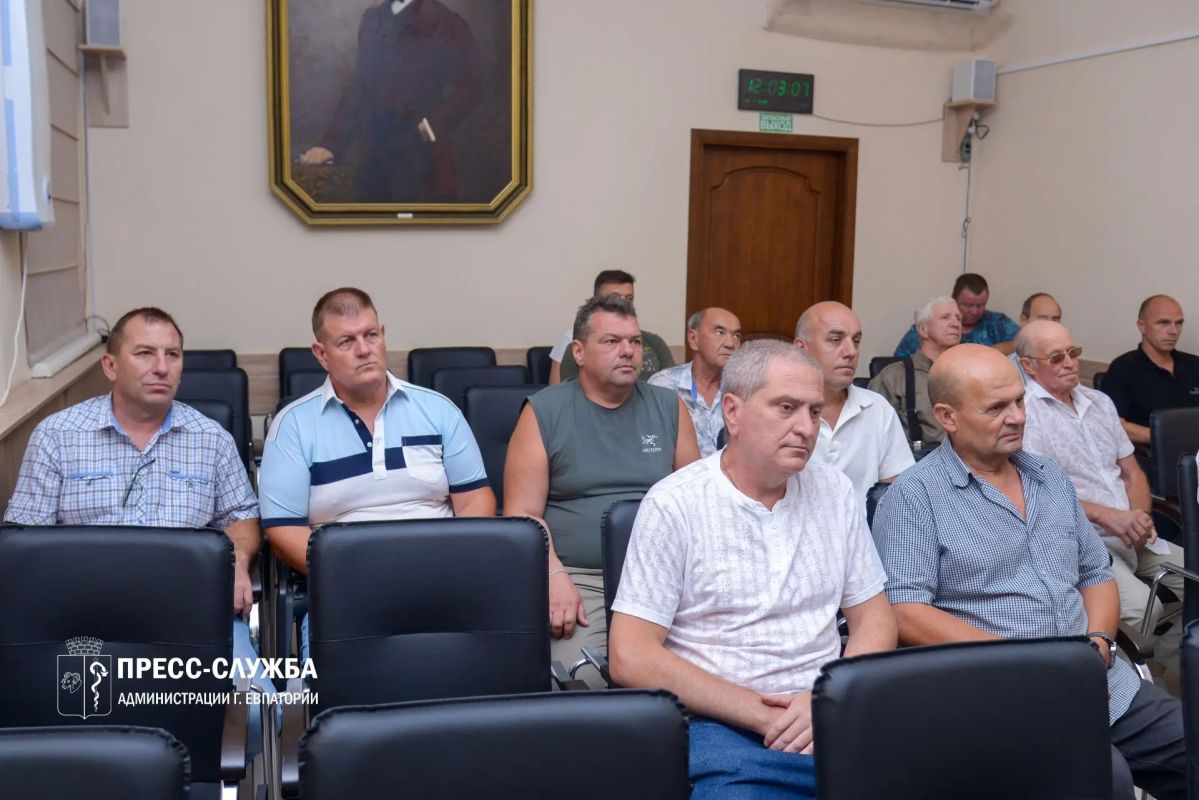 В Евпатории отметили труд работников «Воды Крыма» В Евпатории отметили труд работников «Воды Крыма»