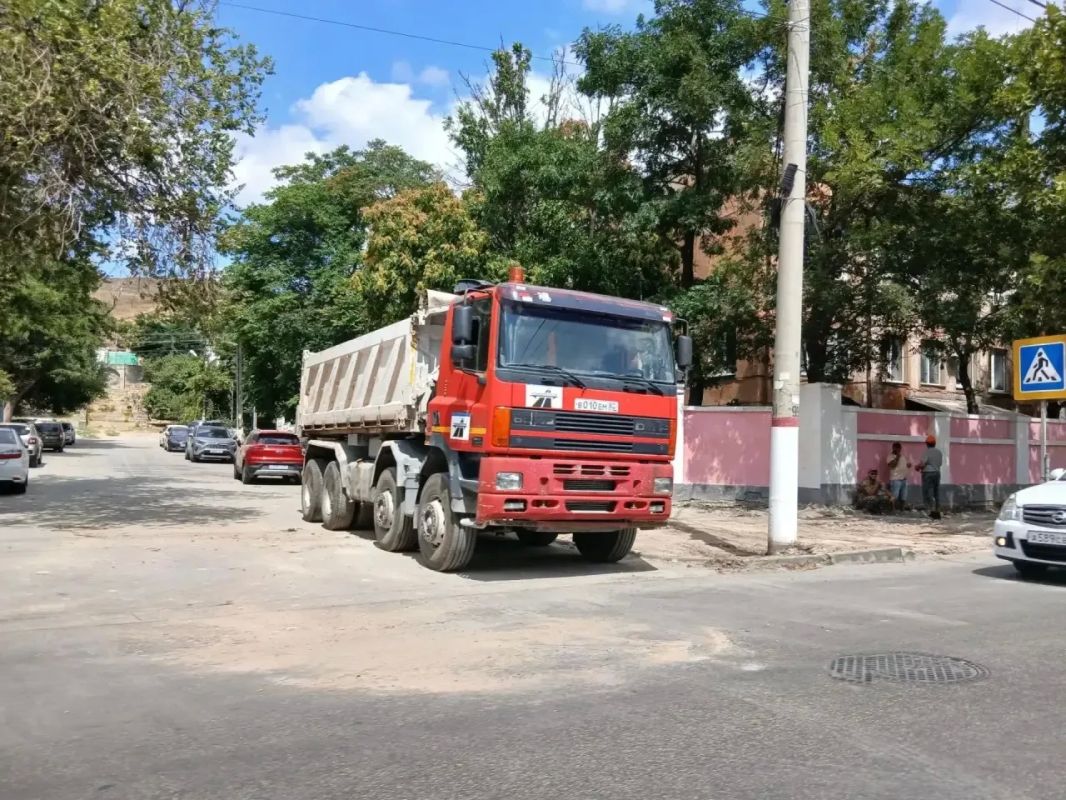 Иван Кошель: Важная новость!. В Керчи возобновились работы по ремонту тротуаров вдоль улицы Свердлова Иван Кошель: Важная новость!. В Керчи возобновились работы по ремонту тротуаров вдоль улицы Свердлова