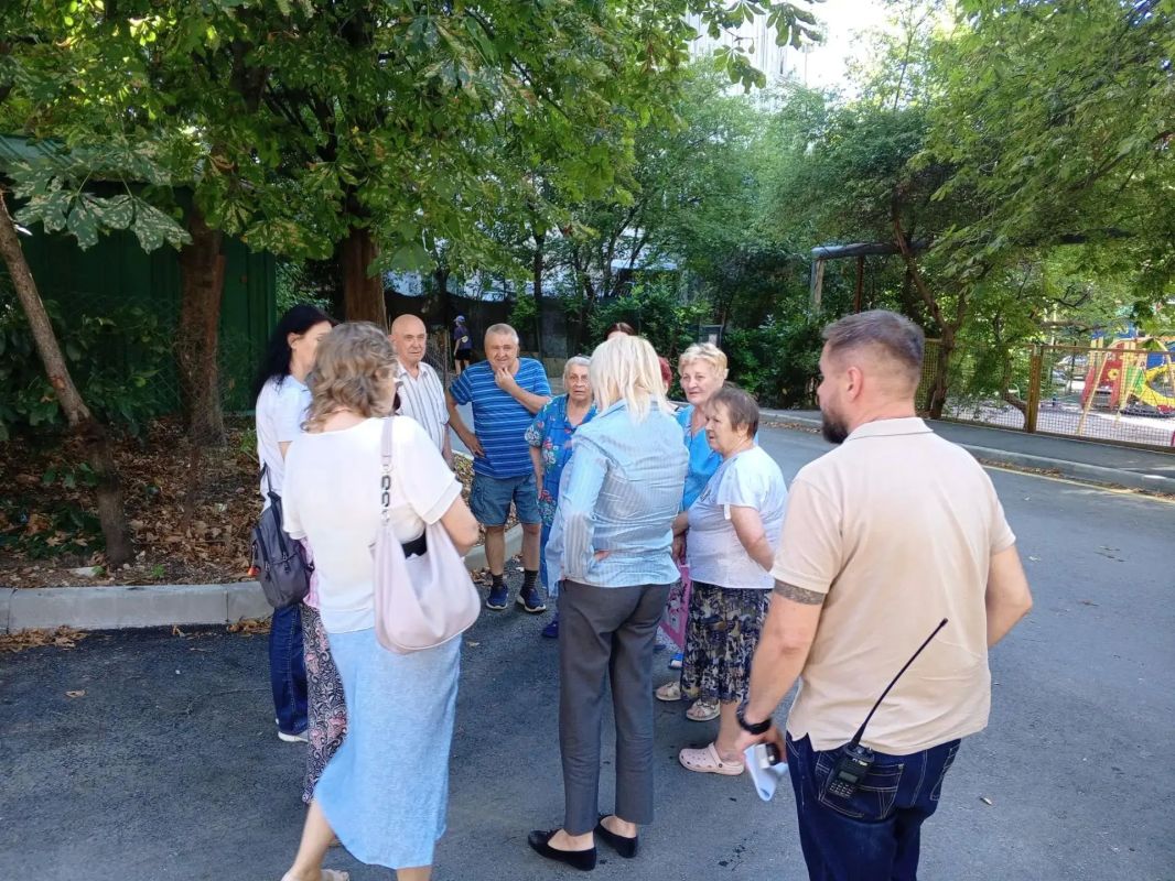 Янина Павленко: Большой обход родного региона - Ялты Массандра, Отрадное, Никита, Гурзуф - в работе поселки самые пострадавшие от отсутствия электроэнергии Янина Павленко: Большой обход родного региона - Ялты Массандра, Отрадное, Никита, Гурзуф - в работе поселки самые пострадавшие от отсутствия электроэнергии