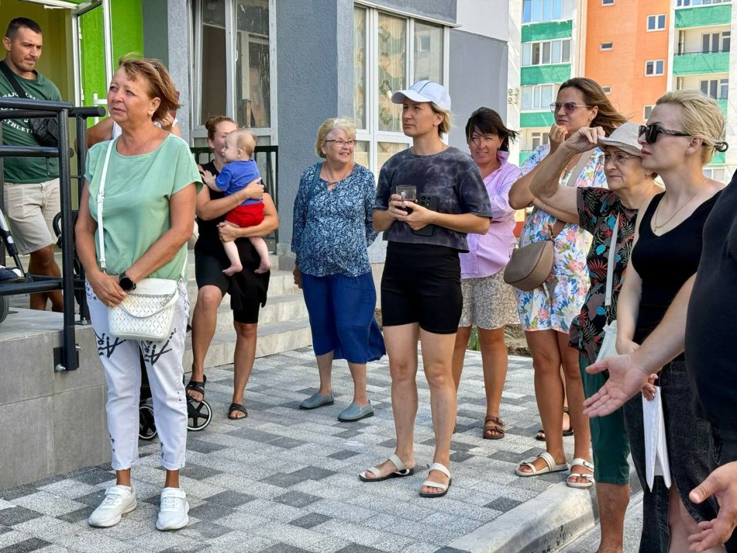 Виталий Оганесян: Сегодня с жильцами многоквартирных домов по улице 60 лет ВЛКСМ, 32 и 36, а также проспекту Победы, 93 обсудили актуальные для МКД вопросы: Виталий Оганесян: Сегодня с жильцами многоквартирных домов по улице 60 лет ВЛКСМ, 32 и 36, а также проспекту Победы, 93 обсудили актуальные для МКД вопросы: