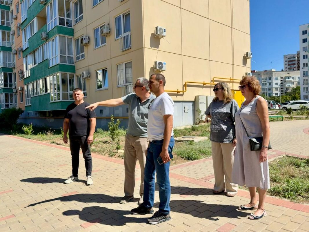 Виталий Оганесян: Сегодня с жильцами многоквартирных домов по улице 60 лет ВЛКСМ, 32 и 36, а также проспекту Победы, 93 обсудили актуальные для МКД вопросы: Виталий Оганесян: Сегодня с жильцами многоквартирных домов по улице 60 лет ВЛКСМ, 32 и 36, а также проспекту Победы, 93 обсудили актуальные для МКД вопросы: