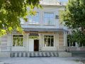 Виталий Оганесян: С начальником управления образования Валентиной Жеребец посетили две старейших школы города