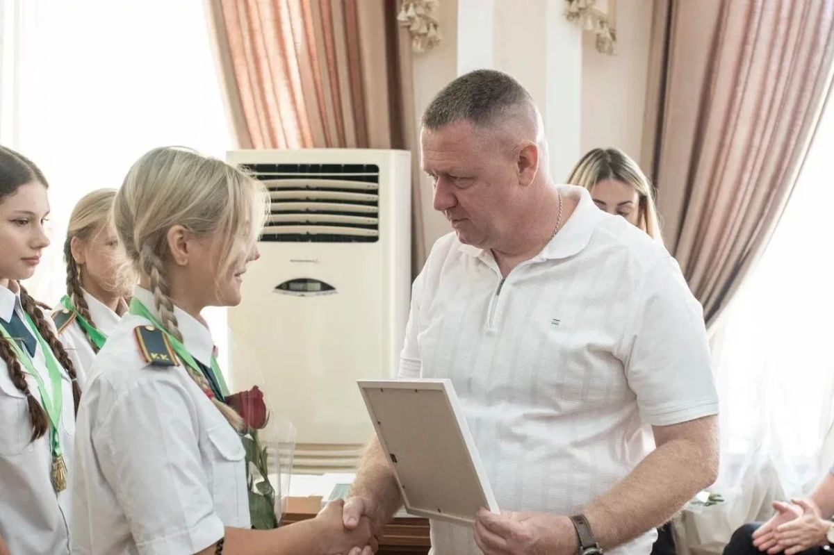 Михаил Афанасьев наградил победителей регионального этапа «Зарницы 2.0» Михаил Афанасьев наградил победителей регионального этапа «Зарницы 2.0»