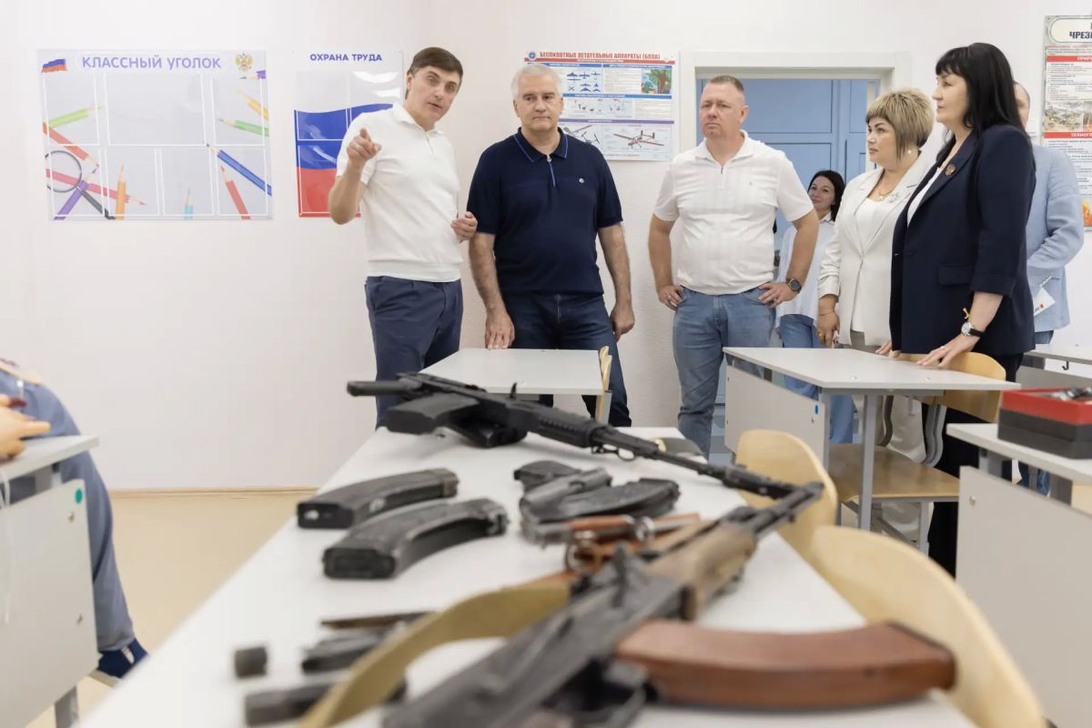 Юрий Нимченко: В Республике Крым при поддержке Президента России и федерального центра продолжается активная модернизация образовательных учреждений Юрий Нимченко: В Республике Крым при поддержке Президента России и федерального центра продолжается активная модернизация образовательных учреждений