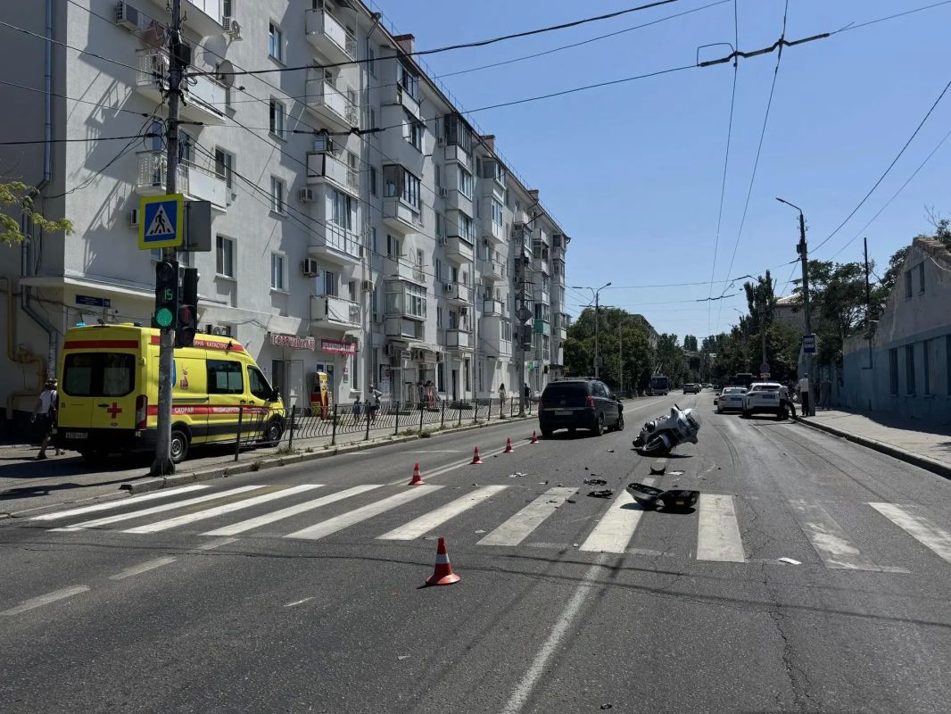 Госавтоинспекция Севастополя проводит проверку по факту ДТП на улице Гоголя с пострадавшим мотоциклистом Госавтоинспекция Севастополя проводит проверку по факту ДТП на улице Гоголя с пострадавшим мотоциклистом