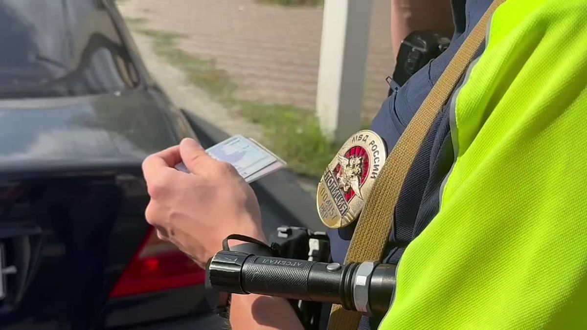 Водители и пешеходы: сотрудники Госавтоинспекции напоминают о взаимном уважении на дороге
