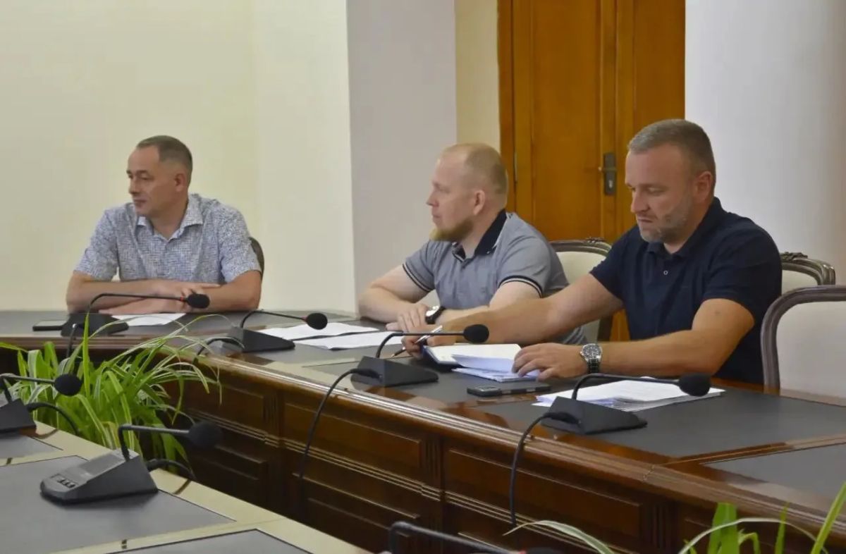 В Симферополе обсудили вопросы безопасности накануне нового учебного года В Симферополе обсудили вопросы безопасности накануне нового учебного года