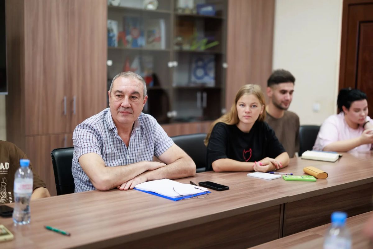Алексей Зинченко: Встреча с теми, кто всегда готов быть полезным Алексей Зинченко: Встреча с теми, кто всегда готов быть полезным