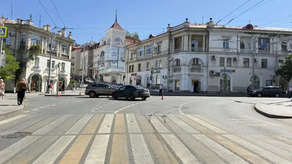 Госавтоинспекция Севастополя проводит проверку по факту ДТП в центре города