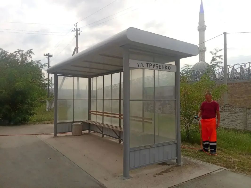 В Белогорском районе и городе Белогорске приводим в порядок остановочные павильоны общественного транспорта В Белогорском районе и городе Белогорске приводим в порядок остановочные павильоны общественного транспорта