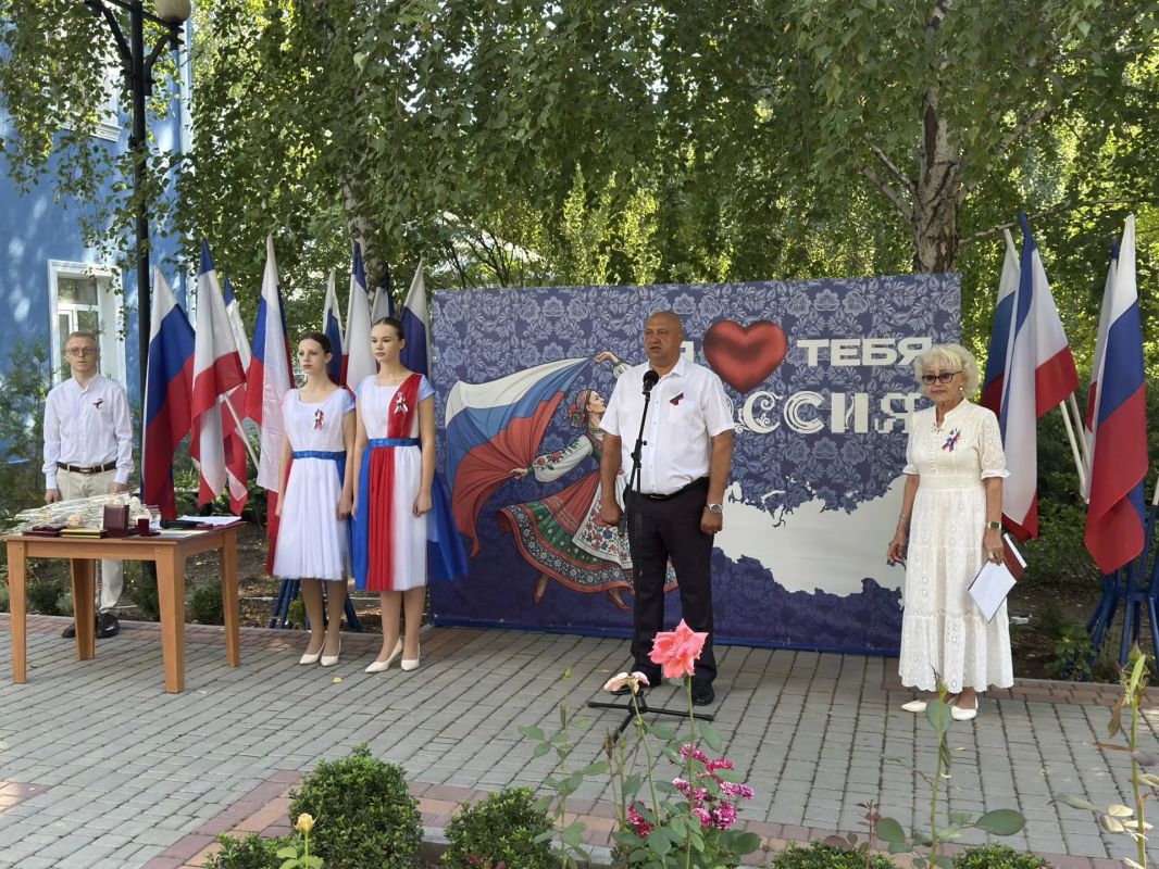 Антон Кравец: Сегодня состоялось торжественное собрание, посвященное Дню Государственного флага Российской Федерации Антон Кравец: Сегодня состоялось торжественное собрание, посвященное Дню Государственного флага Российской Федерации