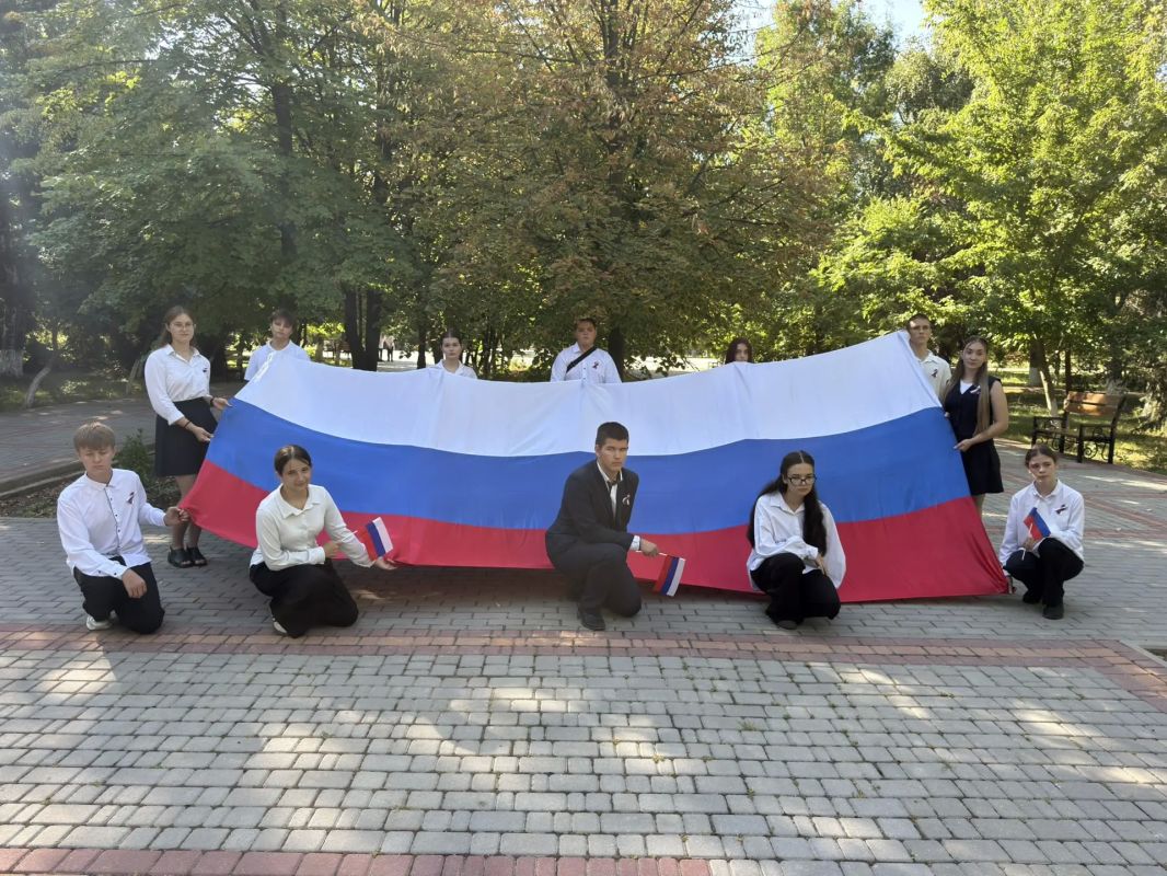 Антон Кравец: Сегодня состоялось торжественное собрание, посвященное Дню Государственного флага Российской Федерации Антон Кравец: Сегодня состоялось торжественное собрание, посвященное Дню Государственного флага Российской Федерации