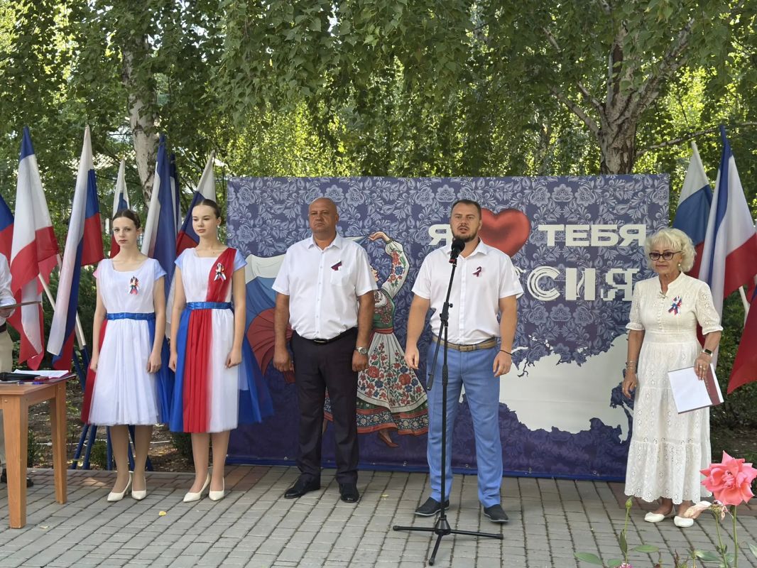 Антон Кравец: Сегодня состоялось торжественное собрание, посвященное Дню Государственного флага Российской Федерации Антон Кравец: Сегодня состоялось торжественное собрание, посвященное Дню Государственного флага Российской Федерации