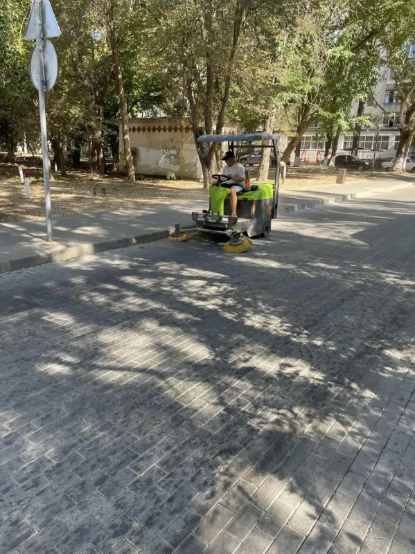 Город Саки преображается: ежедневный труд ради уюта нашего города Город Саки преображается: ежедневный труд ради уюта нашего города