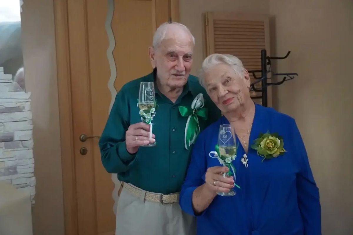 Иван Кошель: Сегодня 55 лет со дня свадьбы отмечают замечательные супруги Лидия Георгиевна и Леонид Петрович Кравченко Иван Кошель: Сегодня 55 лет со дня свадьбы отмечают замечательные супруги Лидия Георгиевна и Леонид Петрович Кравченко