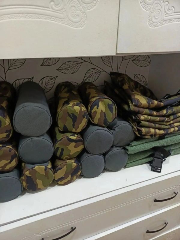 В преддверии Дня Государственного флага России глава администрации Керчи Иван Кошель провел встречу с активом молодого волонтерского сообщества «Доноры неба» В преддверии Дня Государственного флага России глава администрации Керчи Иван Кошель провел встречу с активом молодого волонтерского сообщества «Доноры неба»