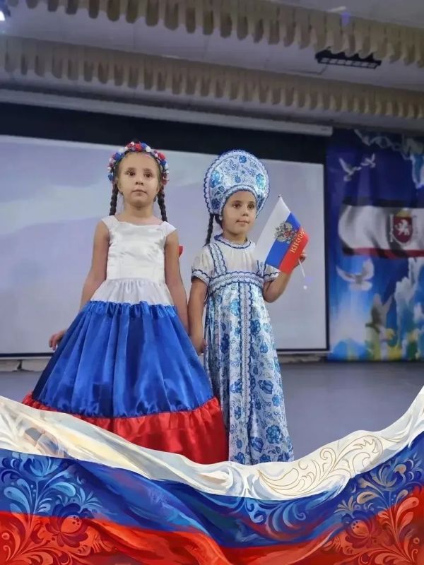 Муниципальный фотоконкурс "ЦВЕТА РОДИНЫ"! Муниципальный фотоконкурс "ЦВЕТА РОДИНЫ"!